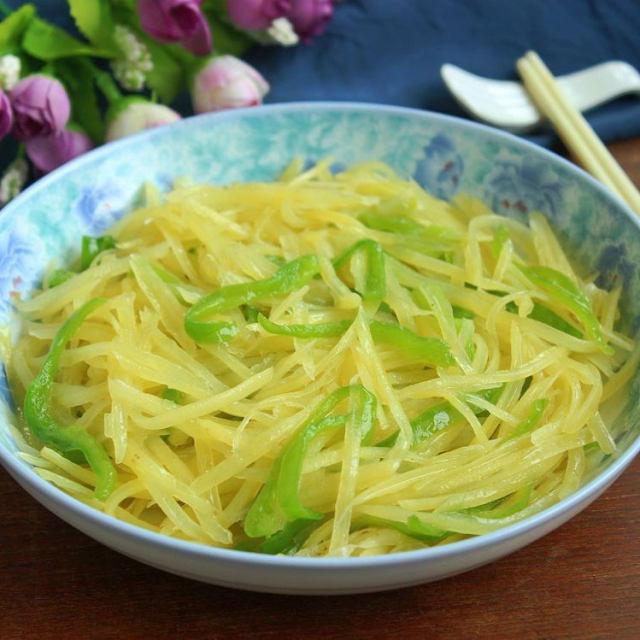 Stir-Fried Shredded Potato with Chili&nbsp;Peppers