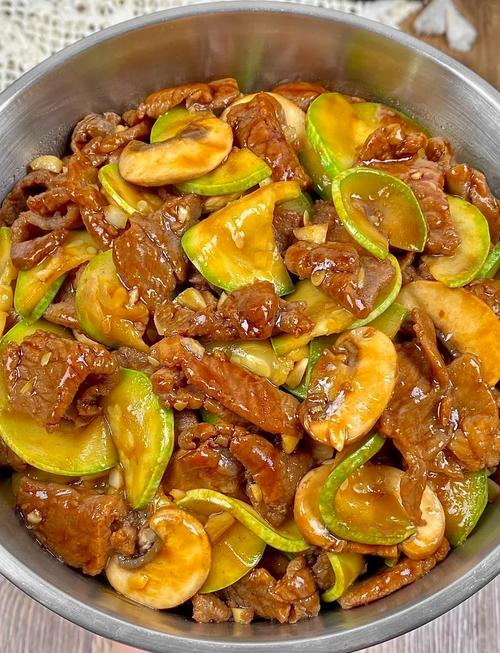 Stir-Fried Zucchini with&nbsp;Beef