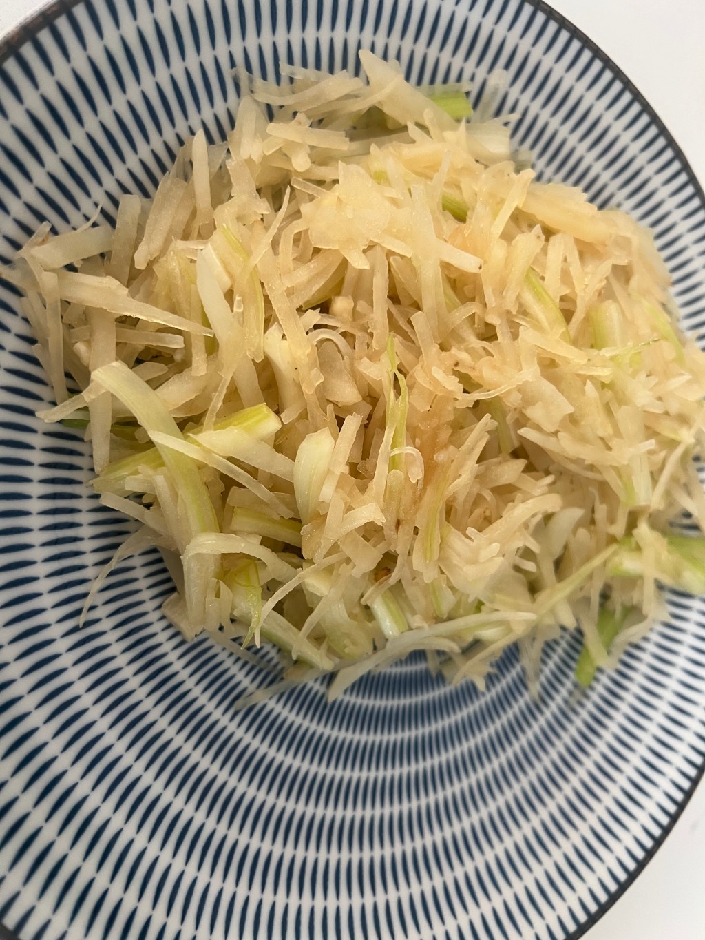 Stir-Fried Shredded Potato with&nbsp;Celery