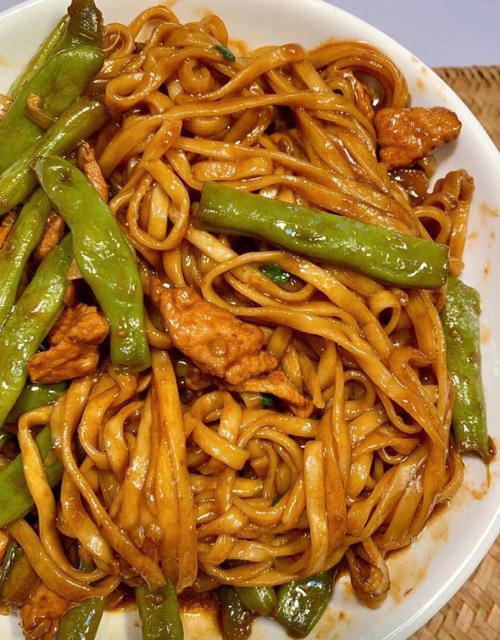Green Bean & Pork Braised Noodles